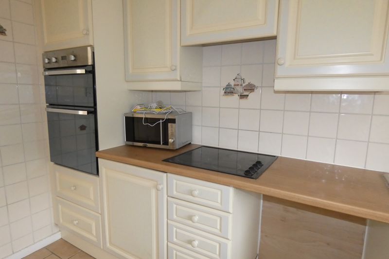 Kitchen- click for photo gallery